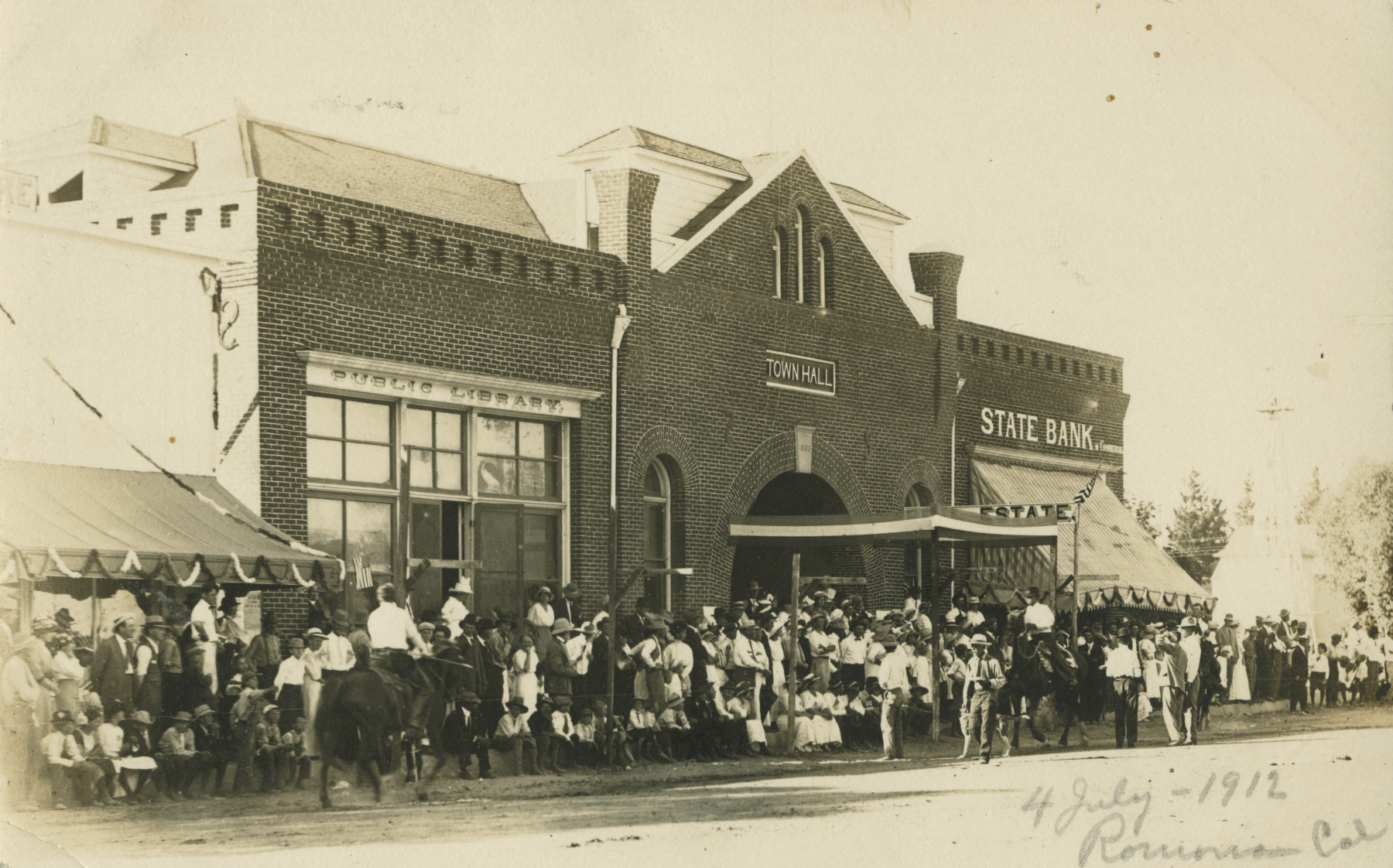 Ramona_Town_Hall_July_4_1912